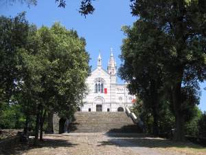 Xtrallusion photo library of independent, self-guided walking and sightseeing holidays in Italy. Pictures, images, photos and photographs taken along the way of this 1-day walking itinerary, to give you a visual impression of the day's walk.